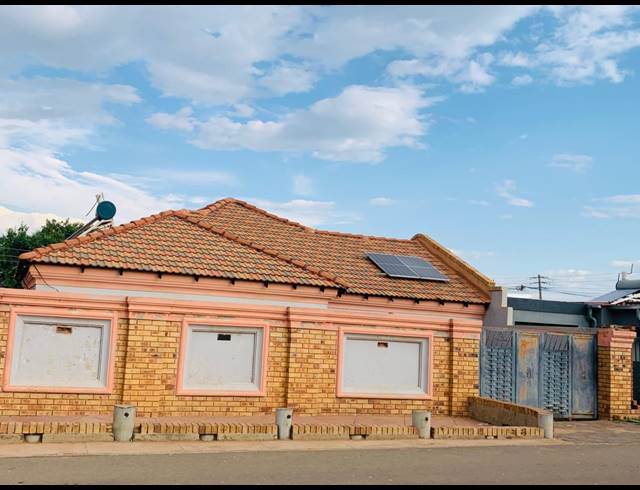 3 BEDROOM FREEHOLD TO LET IN VLAKFONTEIN